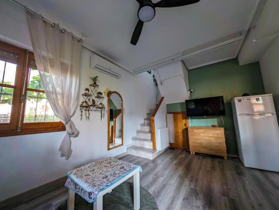 Oscar'S Chillout House By The Beach サンタ・ポラ エクステリア 写真