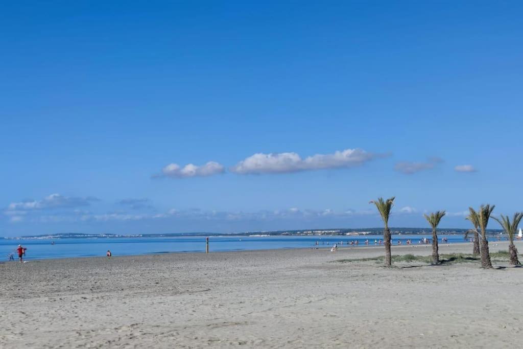 Oscar'S Chillout House By The Beach サンタ・ポラ エクステリア 写真