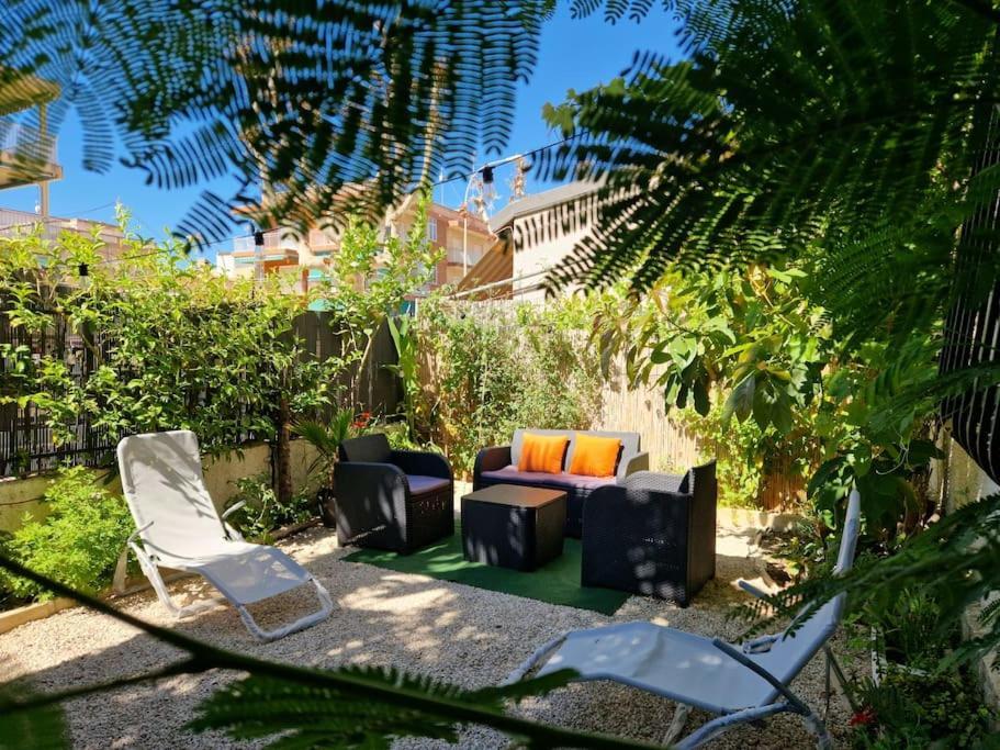 Oscar'S Chillout House By The Beach サンタ・ポラ エクステリア 写真