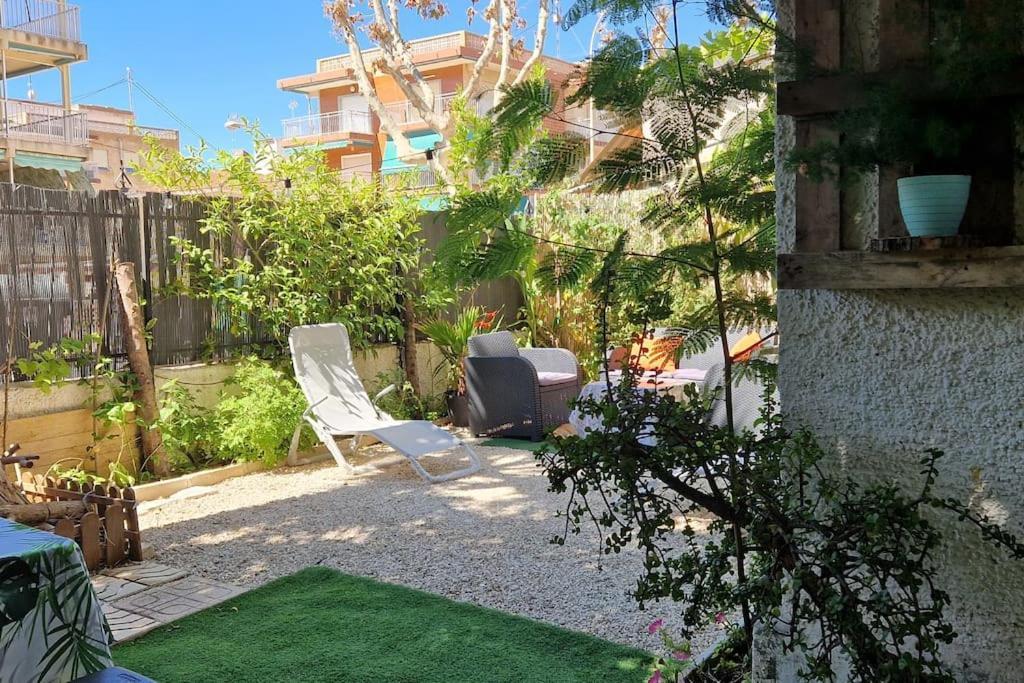 Oscar'S Chillout House By The Beach サンタ・ポラ エクステリア 写真